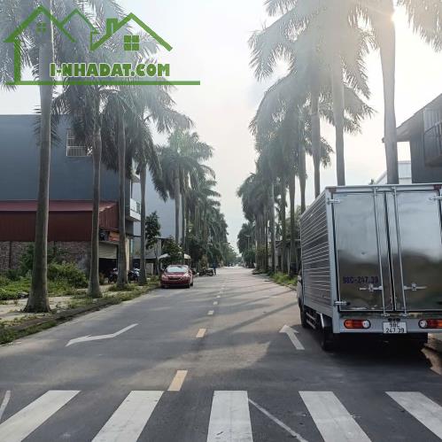 Bán gấp: 115m2/mặt tiền: 5m/đường 18m/khu đô thị Khai Sơn Thuận Thành/đường thông bàn cờ
