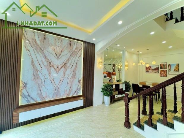 Cần bán gấp nhà mặt phố khu dân trí cao