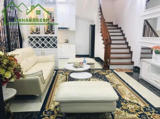 🌞 Nhà Đẹp, 5 Tầng, Vĩnh Phúc – Ba Đình, 3 Phòng Ngủ, Thang Máy Nhập Khẩu, Giá Chỉ 7 Tỷ95!