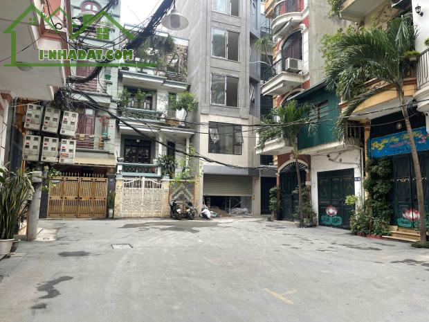NHÀ AN DƯƠNG LÔ GÓC 2 MẶT THOÁNG. 6 TẦNG THANG MÁY. Ô TÔ ĐỖ CỬA.