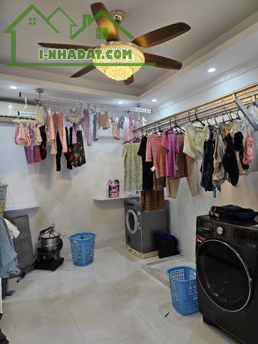 Bán nhà mặt phố Mai Anh Tuấn, quận Ba Đình, 55m2 x 6 tầng thang máy, mặt hồ, 28 tỷ!