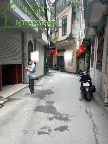 Cho thuê nhà ngõ ô tô Khương Thượng, 4 tầng x 30m2, 4 ngủ, 11.5 Triệu/th - 1