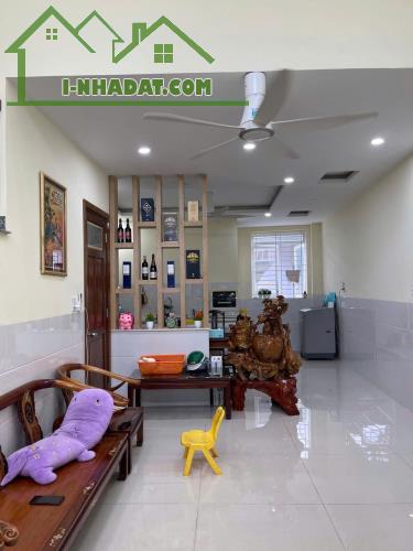 Nhà đường 475 phước long B, diện tích 64m khu trung tâm