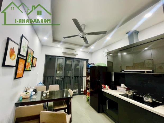 Nhà đẹp ở sướng dân xây chắc chắn. Thang máy sịn chạy vù vù - 1