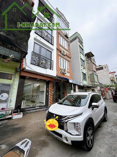 🛖chính chủ gửi bán nhà sát trường đại học thể dục thể thao, nhà mới cóng 3 tầng,