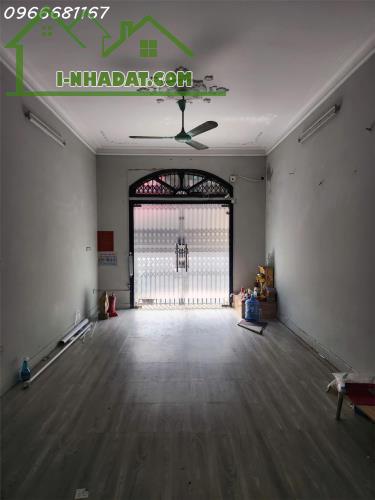 CHO THUÊ MẶT BẰNG KINH DOANH TẠI LINH ĐÀM

PHÙ HỢP BÁN HÀNG ONLINE, KHO HÀNG. - 2