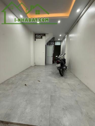 Chủ nhà cần tiền, nhờ bán gấp căn 7 ngủ tại đường Cầu Diễn, nhà mới xây 36m, nhỉnh 8 tỷ