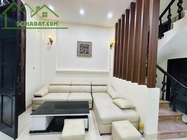 Bàn nhà mới đẹp ở ngay Nguyễn Chính 10m ra phố, 41m, 4 tầng, ngõ nông, giá 7 tỷ rưỡi - 1