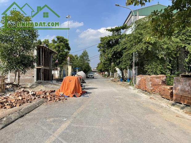 Cần tiền bán nhanh lô đất 60m2 tại khu TĐC Đông Dư, hàng siêu hiếm, khổ đất đẹp.
