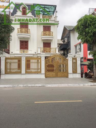 Bán Biệt thự Làng Việt Kiều Châu Âu, 180 m2 x 4T x Mt 26m, lô góc 2 thoáng, view vườn hoa.