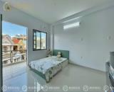 Căn Hộ Ban Công Full Nội Thất ở Nguyễn Kiệm gần Sân Bay, giáp Tân Bình, Gò Vấp ở Phú Nhuận