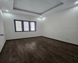Cần bán nhà Văn Phú, trung tâm quận Hà Đông nhà mới đẹp ở luôn.