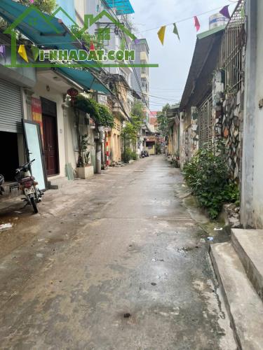 BÁN ĐẤT TẶNG NHÀ TẠI ĐÔNG NGẠC - 50M2, 2 TẦNG, MT 6,7M - GIÁ 6,9 TỶ
