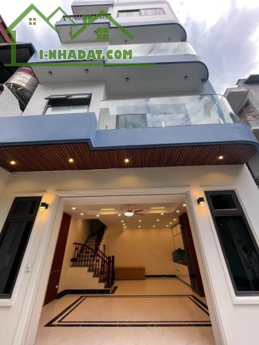 Siêu đẹp mặt tiền rộng nhà 5.1m 5 tầng diện tích 50m chỉ 9 tỷ có thương lượng giá đầu tư