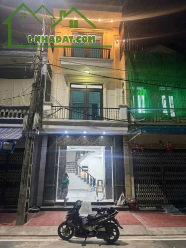 Bán nhanh căn nhà 3.5 tầng xây mới hiện đại mặt đường Đỗ Huy Rừa - Song Hào thành phố Nam