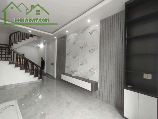Bán nhanh căn nhà 3.5 tầng xây mới hiện đại mặt đường Đỗ Huy Rừa - Song Hào thành phố Nam - 2