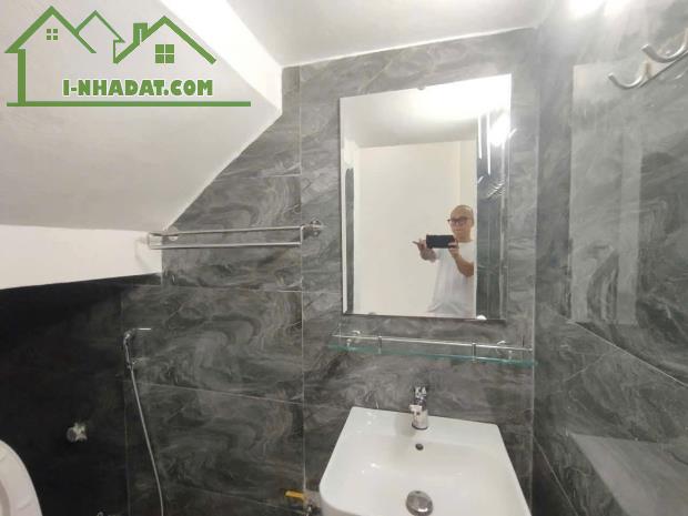 Bán nhanh căn nhà 3.5 tầng xây mới hiện đại mặt đường Đỗ Huy Rừa - Song Hào thành phố Nam - 4