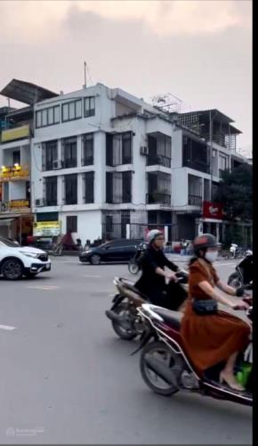 Cho thuê nhà 2 mặt tiền 26m góc 2 đường lớn 30m và 26m, đông đúc ngày đêm, view hồ đẹp,