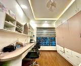 Bán Nhà Phố Láng – Gần Láng Hạ, 34m2, Thang Máy, View Mở