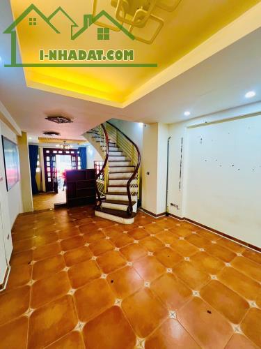 ĐỘC NHẤT VÔ NHỊ-Ôtô tránh Phố Duy Tân 50m/5Tầng/MT 4.1m 26.5 Tỷ, Vỉa hè rộng, KD - 1