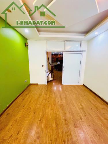 ĐỘC NHẤT VÔ NHỊ-Ôtô tránh Phố Duy Tân 50m/5Tầng/MT 4.1m 26.5 Tỷ, Vỉa hè rộng, KD