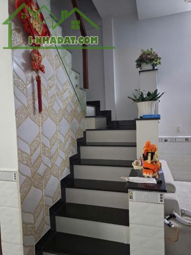 Bán nhà ngang 4,5m, gần chợ Bùi Minh Trực P5-Q8 - 2