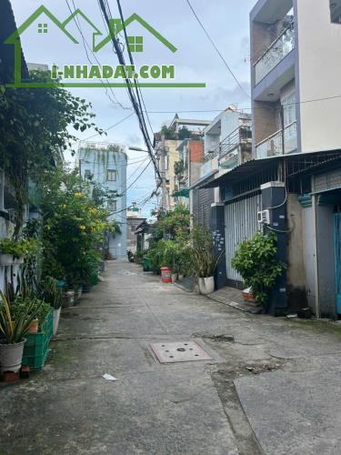 Bán nhà – đường TRƯỜNG CHINH – Q12, DT 68 m2, chỉ 4.x tỷ.