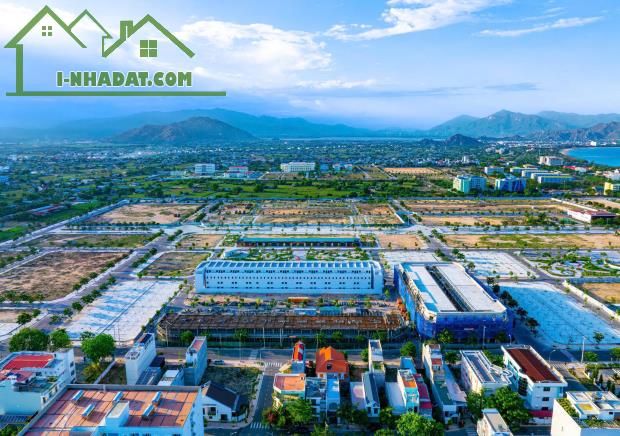 Nhà biệt thự biển Bình Sơn Khánh Hòa liên hệ 0839916159 - 3