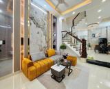 Cần tiền bán gấp! Nhà Quận 7 (4PN 5WC) 65m2 Giá 4tỷ550, mặt tiền Phạm Hữu Lầu (cạnh Phú Mỹ