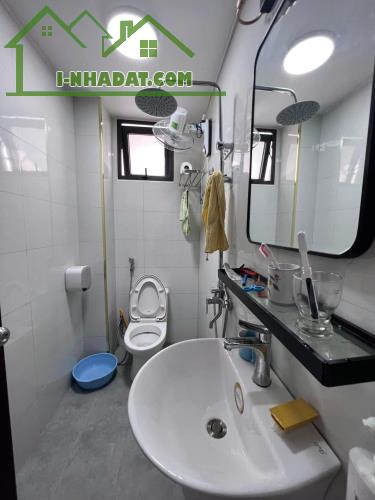 Bán nhà mặt ngõ 178 Thái Hà, 45m2, ô tô tránh, kinh doanh tốt, 16.5 tỷ - 4