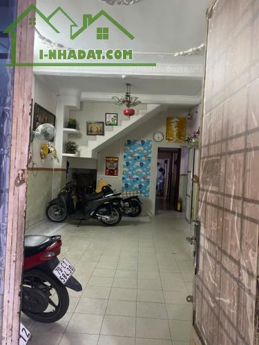CAM KẾT ẢNH THẬT 100% Nhà trọ đối diện cổng chợ Phạm Văn Hai, đi lại thuận tiện, yên tĩnh