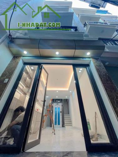 Bán nhà lô góc 3 mặt tiền ô tô đỗ cửa 36m2 x 5 tầng 3,15 tỷ