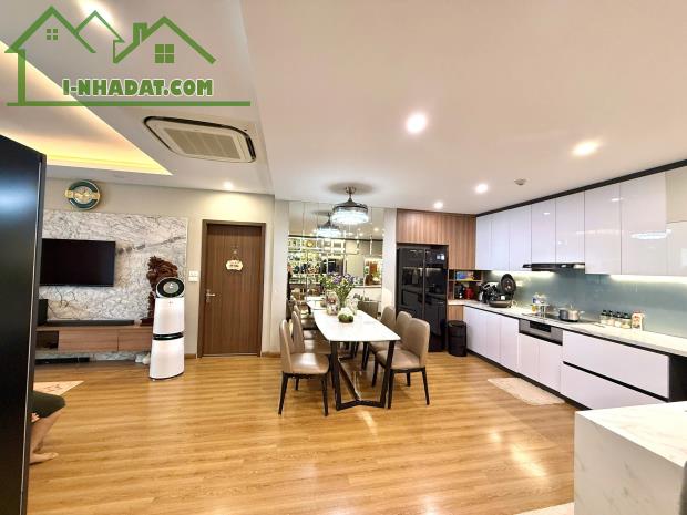 Bán căn hộ The Park Home Cầu Giấy 81m2 2pn 2vs 7,75 tỷ full NT, tầng trung