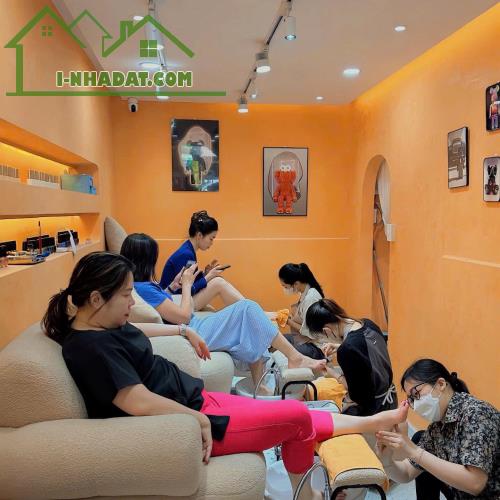 SANG NHƯỢNG Tiệm Nail quận 10 HCM - 1
