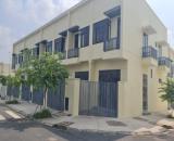 Bán nhà phố Phước Đông New City 1 lầu giá chỉ 1,6 tỷ đã hoàn công Lh 0938677909 xem nhà