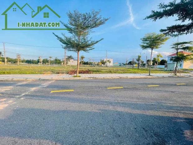 Chính chủ kẹt tiền cần ra gấp lô đất liền kề VSip 2 sầm uất chỉ 800tr - 1