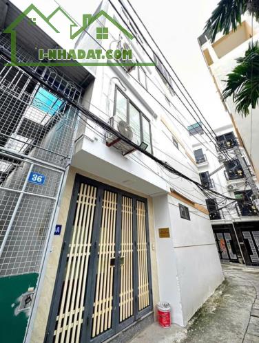 Nhà 4 tầng 2,8 tỷ -oto đỗ cửa. Gần trường ĐH TD – TT. Cách QL6 khoảng 1,5km.