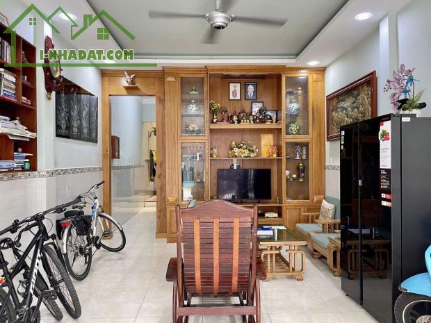MẶT TIỀN KINH DOANH GIÁP LÊ VĂN QUỚI - 62M2 - 2 TẦNG BTCT 3PN 2WC - CHỈ 5.85 TỶ