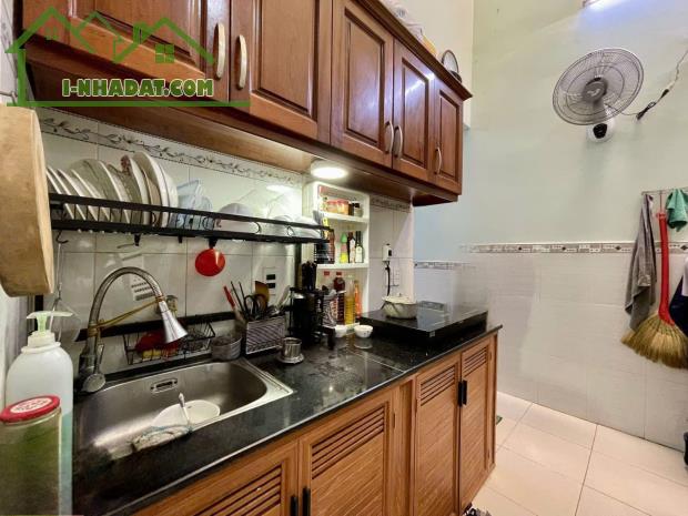 MẶT TIỀN KINH DOANH GIÁP LÊ VĂN QUỚI - 62M2 - 2 TẦNG BTCT 3PN 2WC - CHỈ 5.85 TỶ - 2
