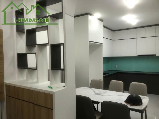 🌈Bán Biệt Thự 2 Tầng Thạnh Lộc 08 ngay khu Nam Long- DT 100m2 (10x10)- chỉ 5,3 💰

✅Diện - 2