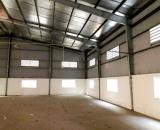 Cho thuê kho xưởng có: khuôn viên 3.300m2, xưởng xd 300m2 Đức Hòa, Long An giá 11tr/tháng