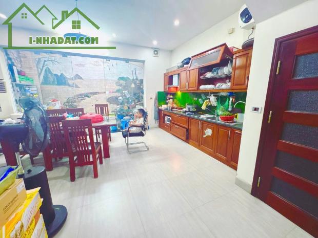 Bán nhà mặt phố Kim Ngưu, SĐCC 95m2, mặt tiền 6m - 3