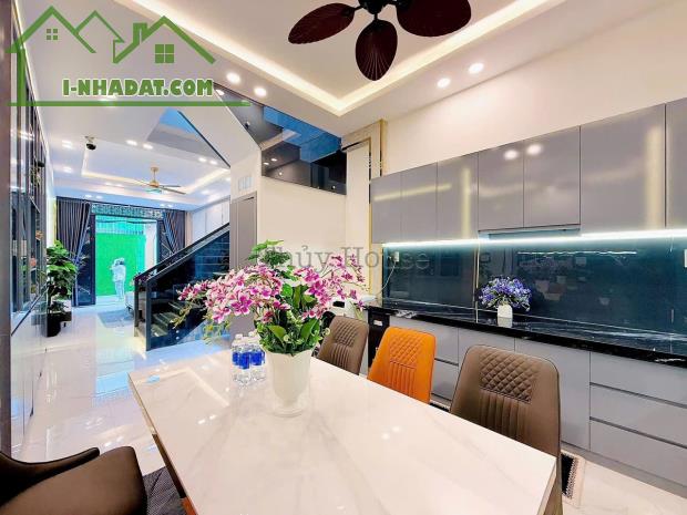 CHÍNH CHỦ BÁN NHÀ PHỐ MT VÕ VĂN MÔN, P. LONG AN, TP. TÂN AN, 80M2, SHR, 2TỶ1 - 2