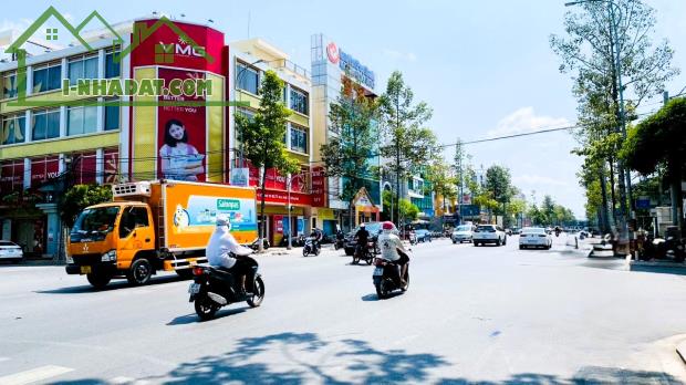 Bán tòa nhà hơn 1000m2 sàn góc 2 mặt tiền khu dân cư D2D sát đường Võ Thị Sáu giá 26 tỷ