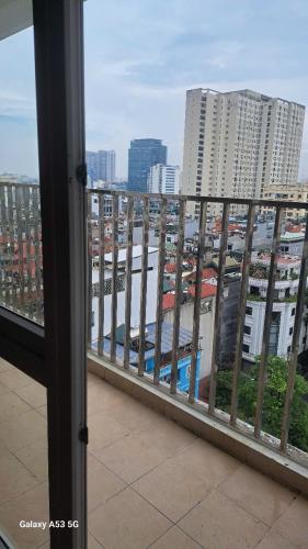 CHO THUÊ CĂN HỘ CHUNG CƯ HOÀNG QUỐC VIỆT, 90m2, 2 ngủ, 2 vệ sinh, 12 Triệu