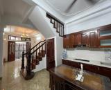 Nhà đẹp dân xây Đội Cấn, ngõ thông, diện tích 40m2