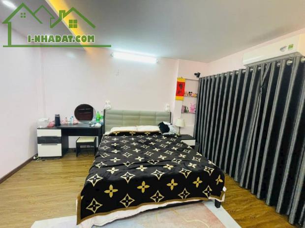 NHÀ 3 TẦNG PHÂN LÔ - Ô TÔ ĐỖ CỬA - TRUNG TÂM PHÙNG – 50M RA QL32 - 2