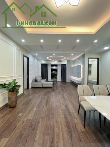 CĂN GÓC 3 NGỦ CHUNG CƯ 262 NGUYỄN HUY TƯỞNG THANH XUÂN 138m 8.5 TỶ FULL NỘI THẤT