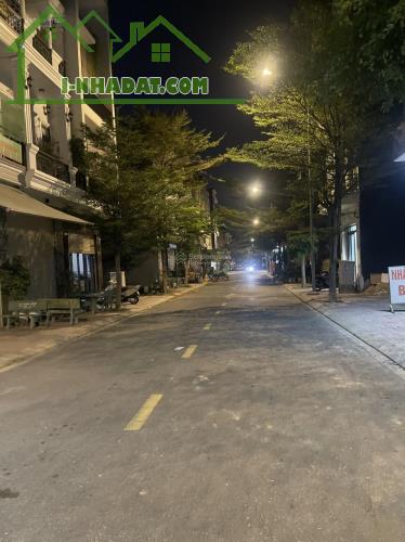 Bán gấp nhà 2 lầu ở Sư Vạn Hạnh, Phường 12, Quận 10. Ngay Vạn Hạnh Mall. Giá 3Tỷ050TL