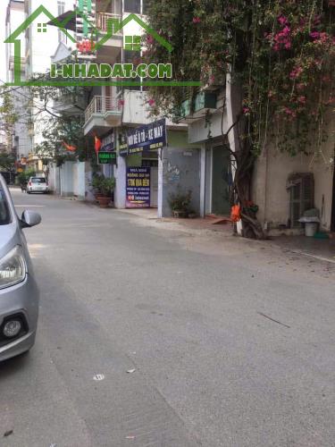 Cho thuê cửa hàng 30m2, tầng 1, ô tô đỗ cửa mặt đường số 34 Nhân Mỹ, Mỹ đình 1 - 2